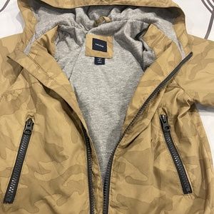 Baby Gap tan Camo jersey lined rain jacket